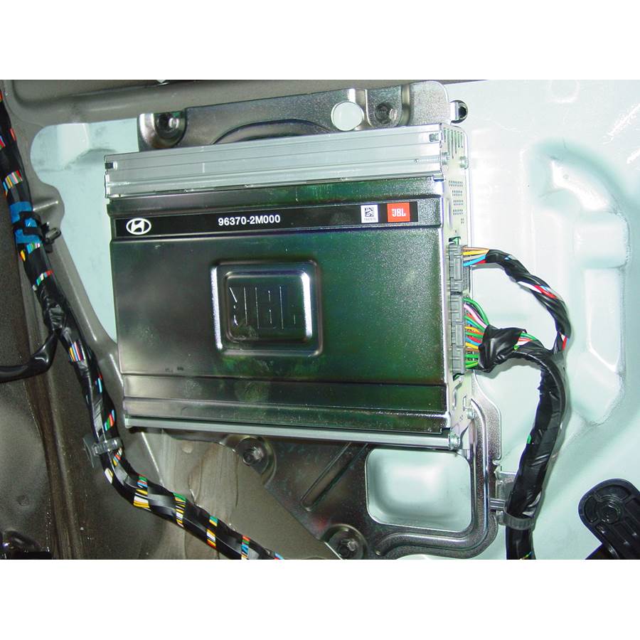 2012 Hyundai Genesis Factory amplifier