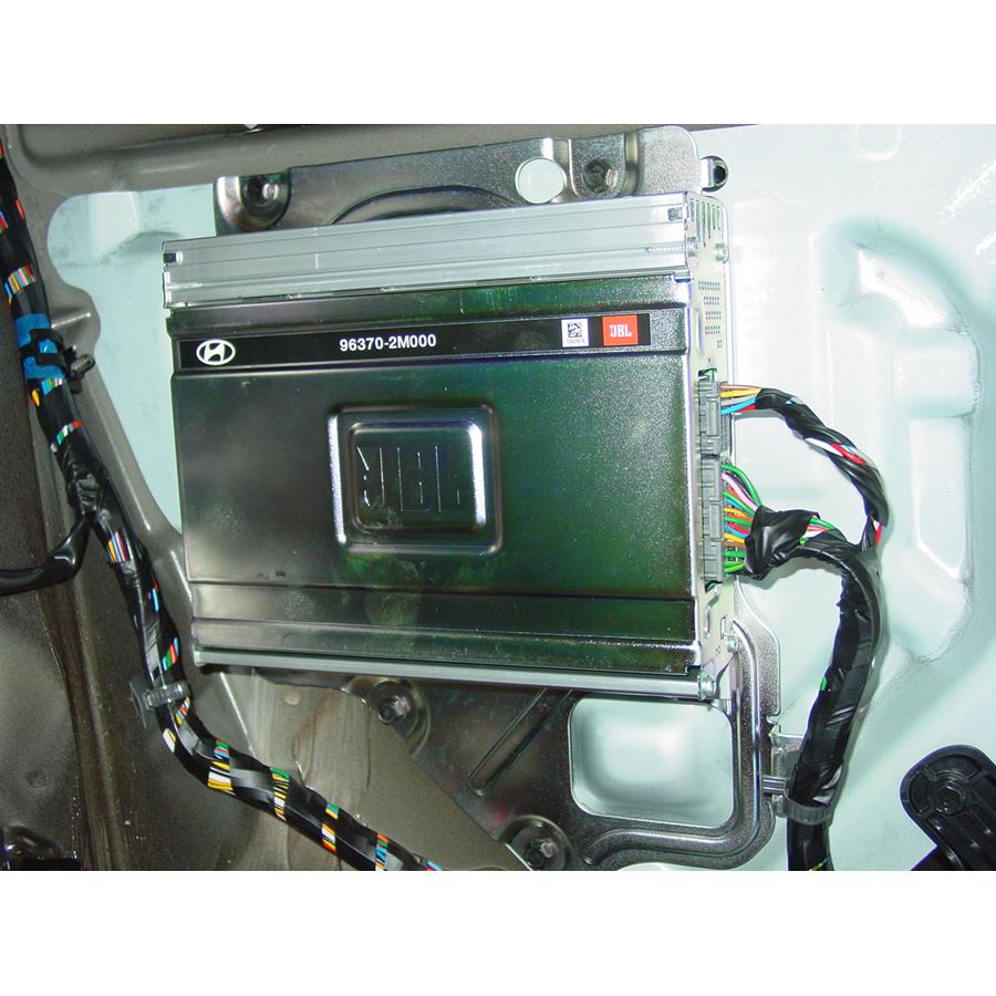 2016 Hyundai Genesis Factory amplifier