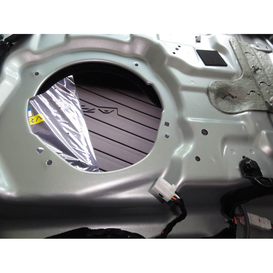 2014 Hyundai Azera Rear deck center speaker removed