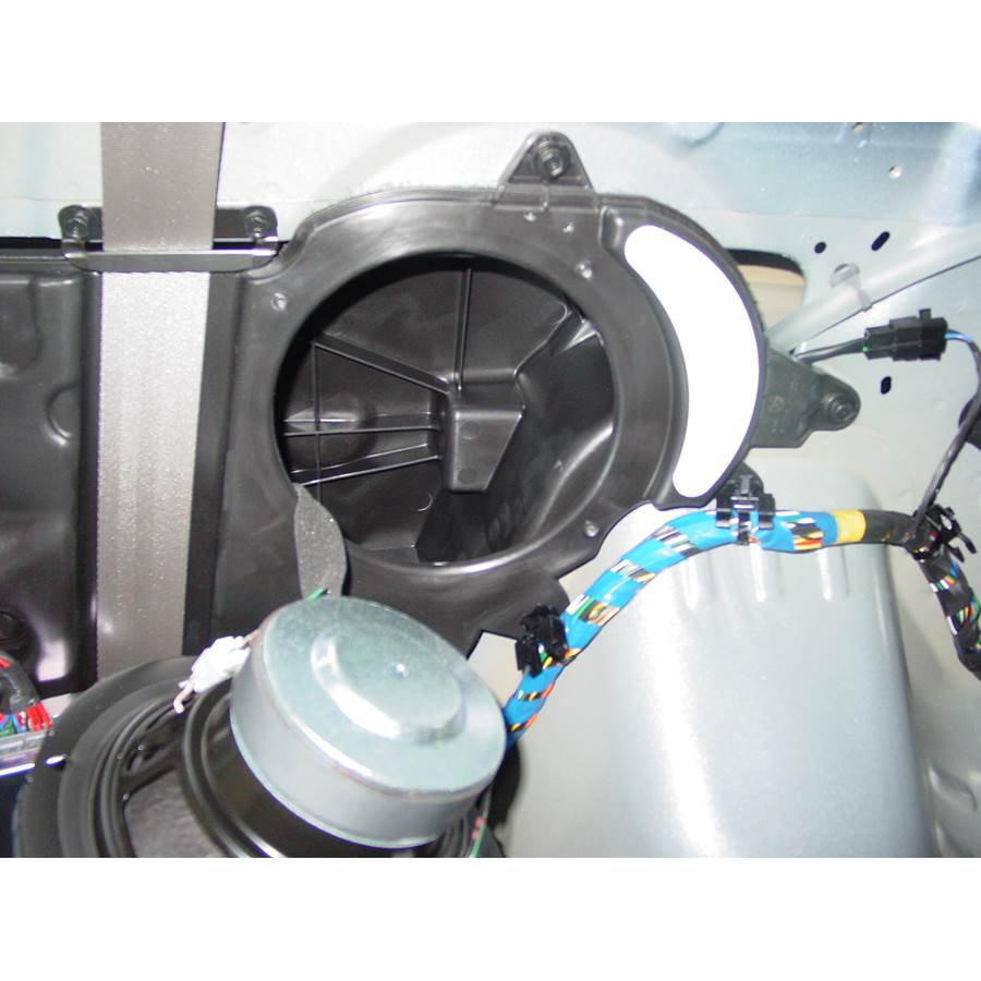 2010 Hyundai Veracruz Far-rear side speaker removed
