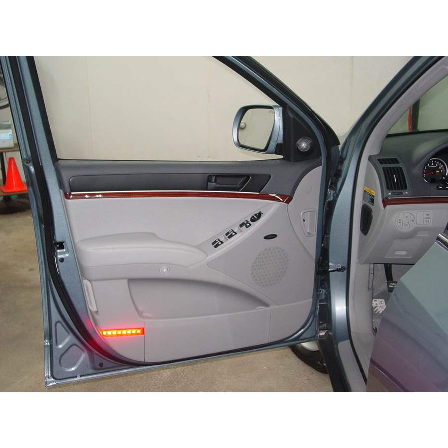 2007 Hyundai Veracruz Front door speaker location