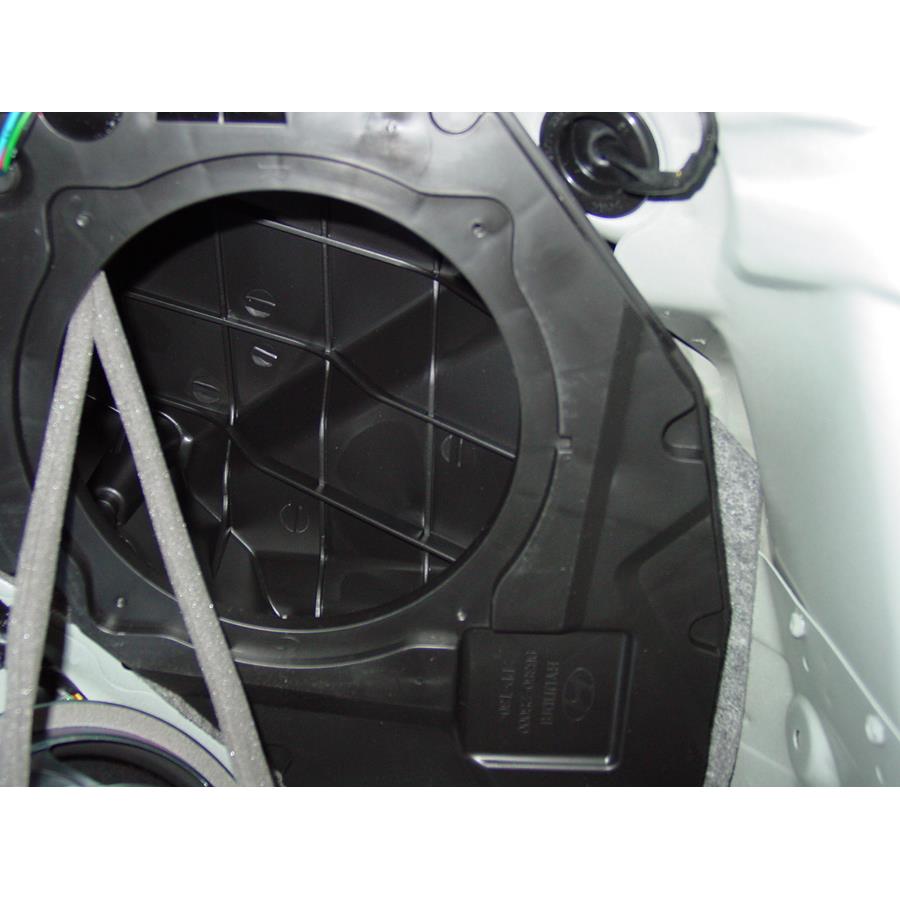 2011 Hyundai Tucson Far-rear side speaker removed