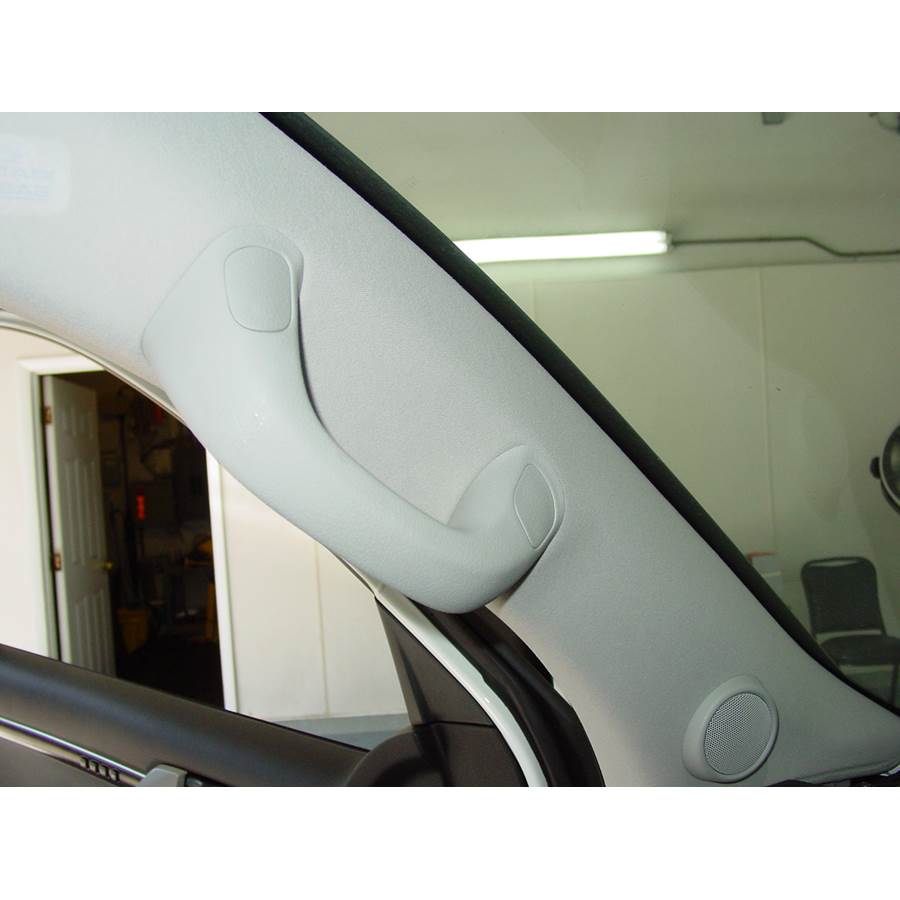 2009 Toyota Land Cruiser Front pillar speaker location