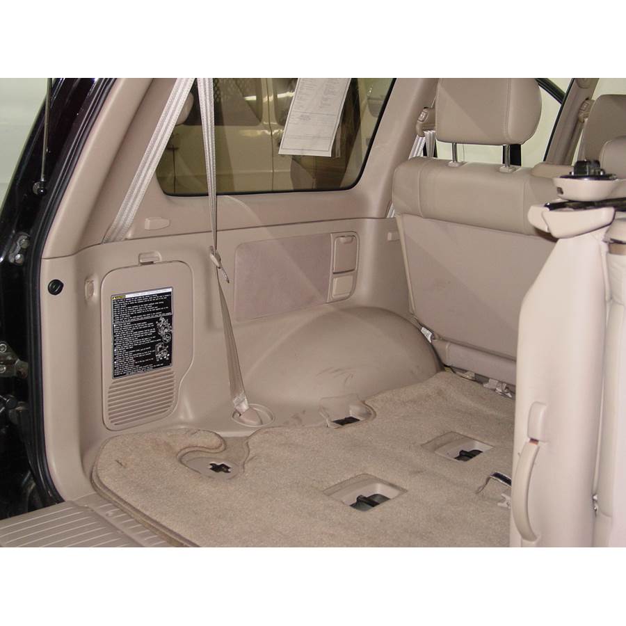 2000 Toyota Land Cruiser Far-rear side speaker location