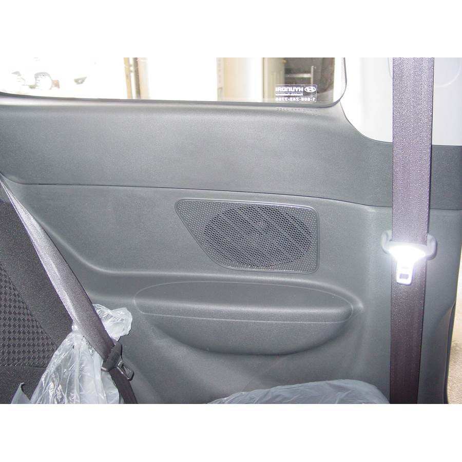 2009 Hyundai Accent Rear side panel speaker location