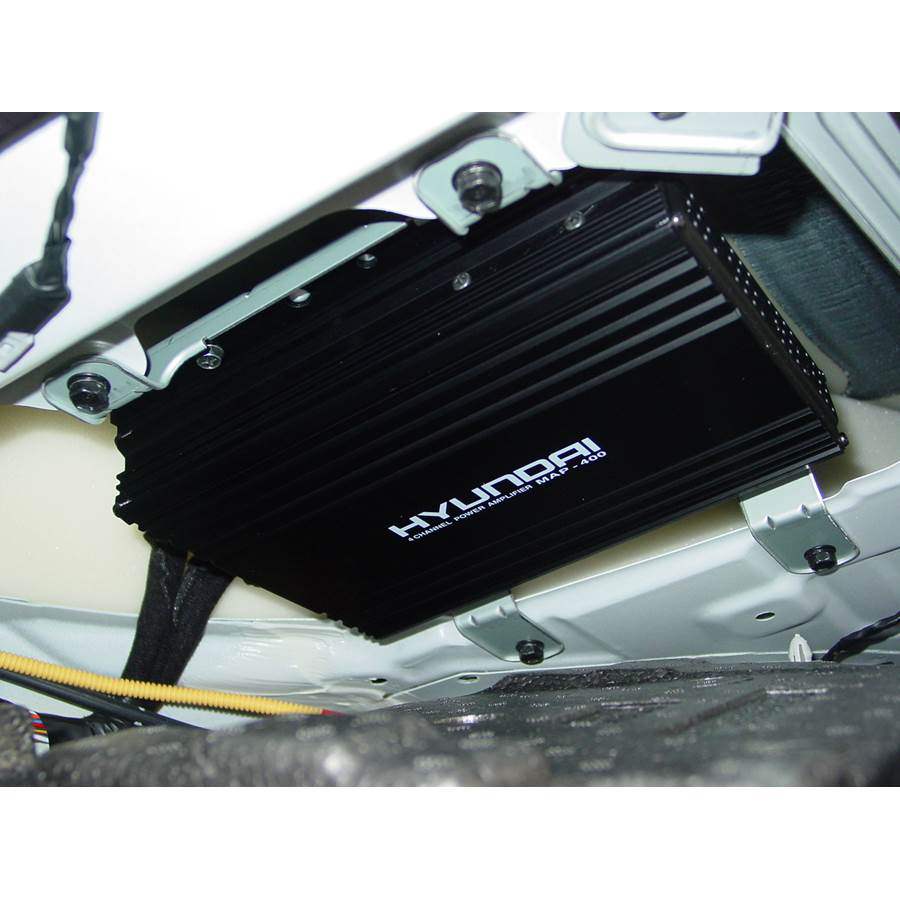 2007 Hyundai Accent Factory amplifier