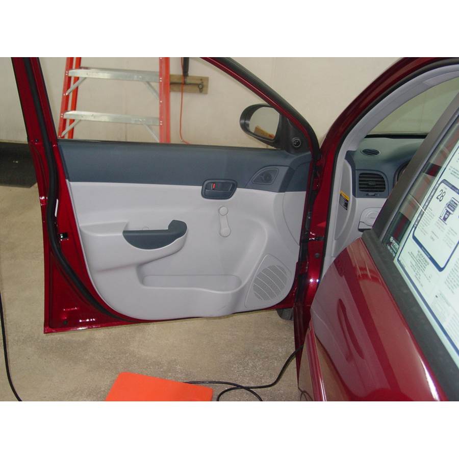 2007 Hyundai Accent Front door speaker location