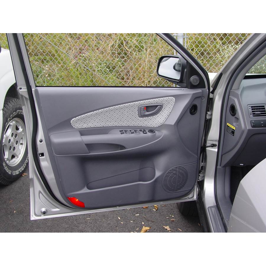 2008 Hyundai Tucson Front door speaker location