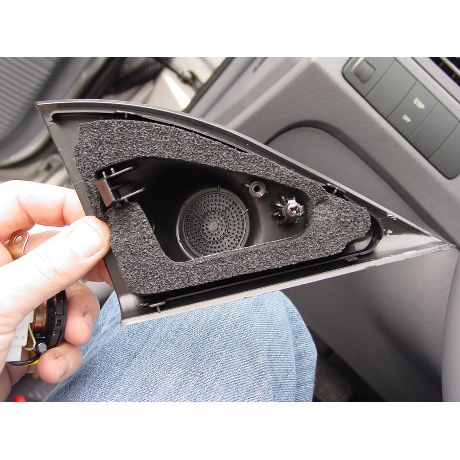 2009 Hyundai Tucson Front door tweeter removed