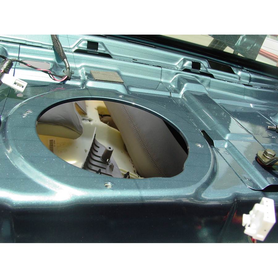 2006 Hyundai Sonata Rear deck center speaker removed