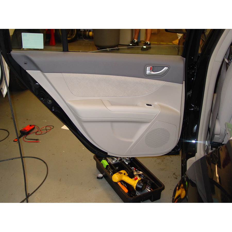 2009 Hyundai Sonata Rear door speaker location