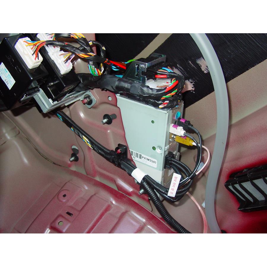 2009 Hyundai Genesis Factory amplifier