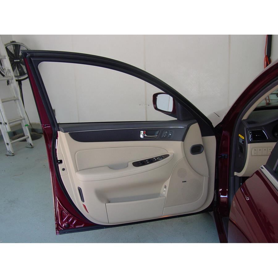 2009 Hyundai Genesis Front door speaker location
