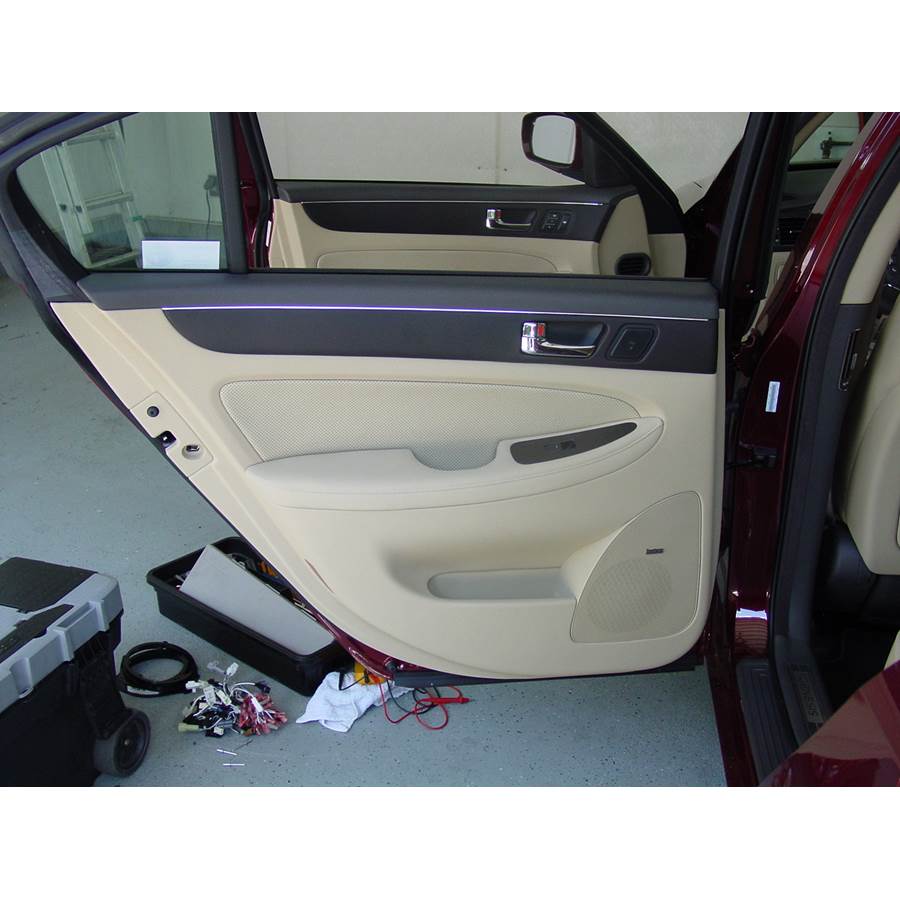2013 Hyundai Genesis Rear door speaker location