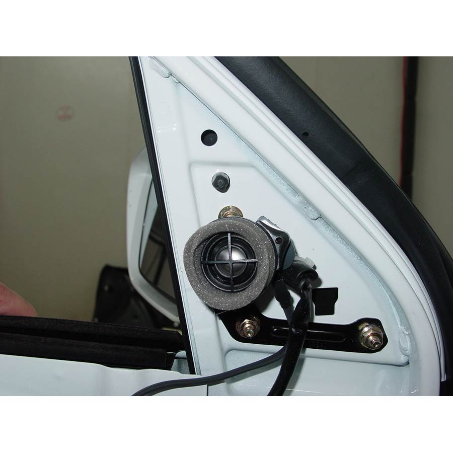 2006 Toyota Matrix Front door tweeter