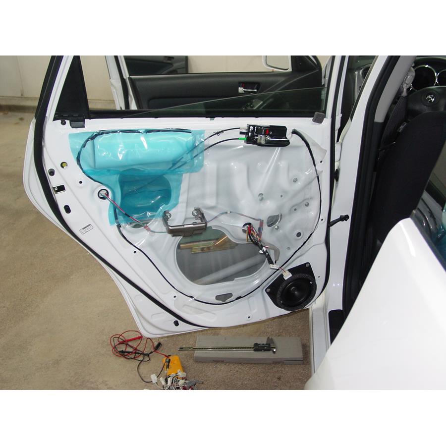 2008 Toyota Matrix Rear door speaker