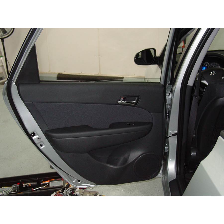 2009 Hyundai Elantra Touring Rear door speaker location