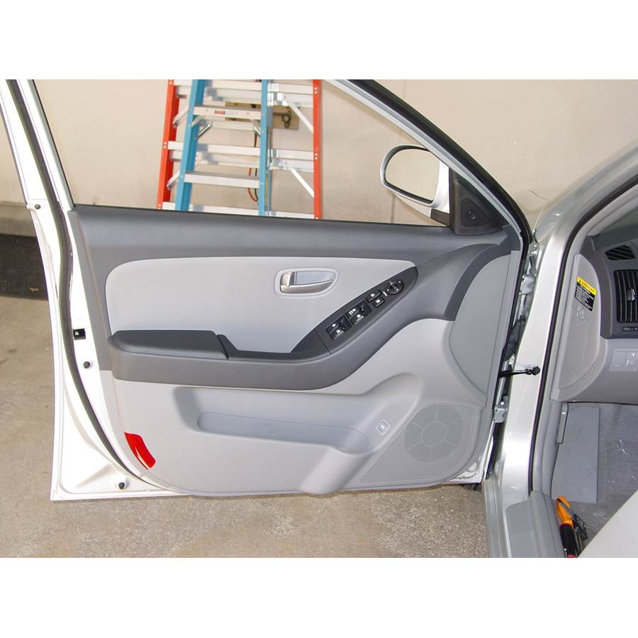 2009 Hyundai Elantra Front door speaker location