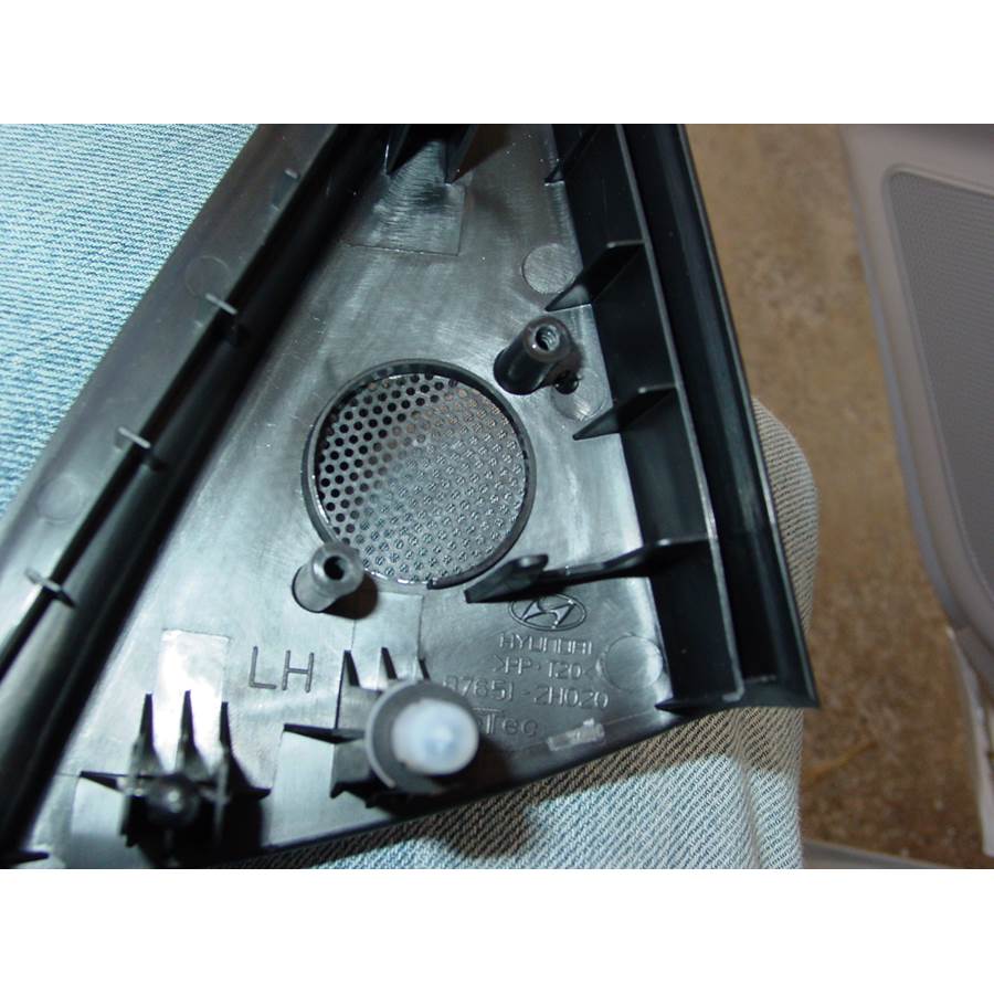 2008 Hyundai Elantra Front door tweeter removed