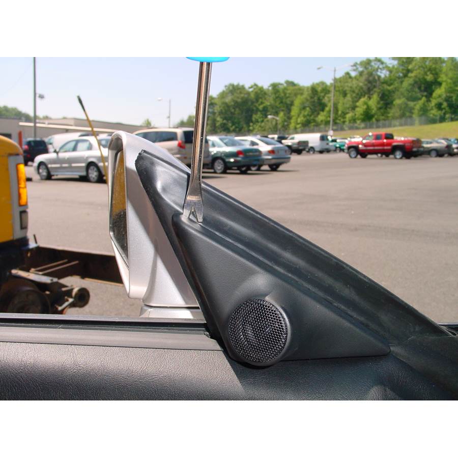 2006 Hyundai Tiburon Front door tweeter location