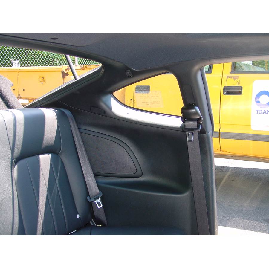 2005 Hyundai Tiburon Rear side panel speaker location