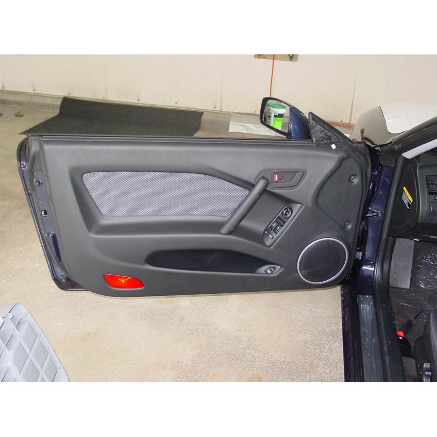 2005 Hyundai Tiburon Front door speaker location
