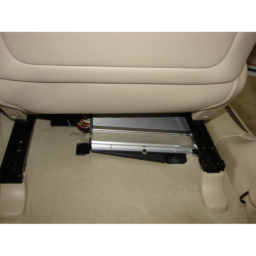 2010 Hyundai Santa Fe Factory amplifier