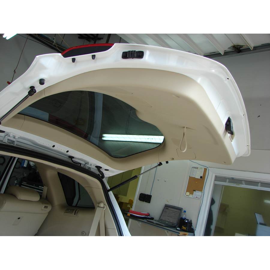 2007 Hyundai Santa Fe Tail door speaker location