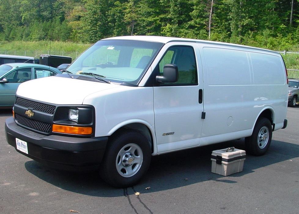 2003 chevy express 2500 specs