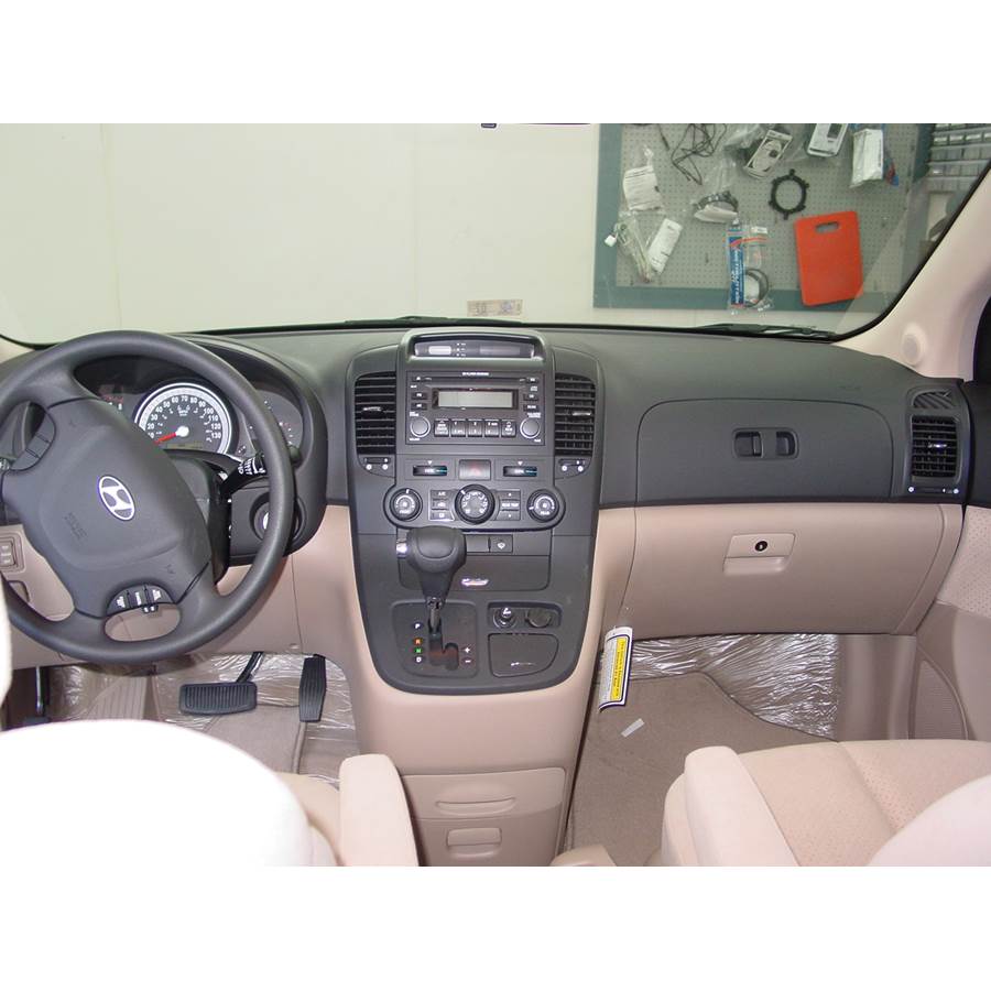 2007 Hyundai Entourage Factory Radio
