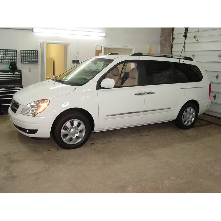 2007 Hyundai Entourage Exterior