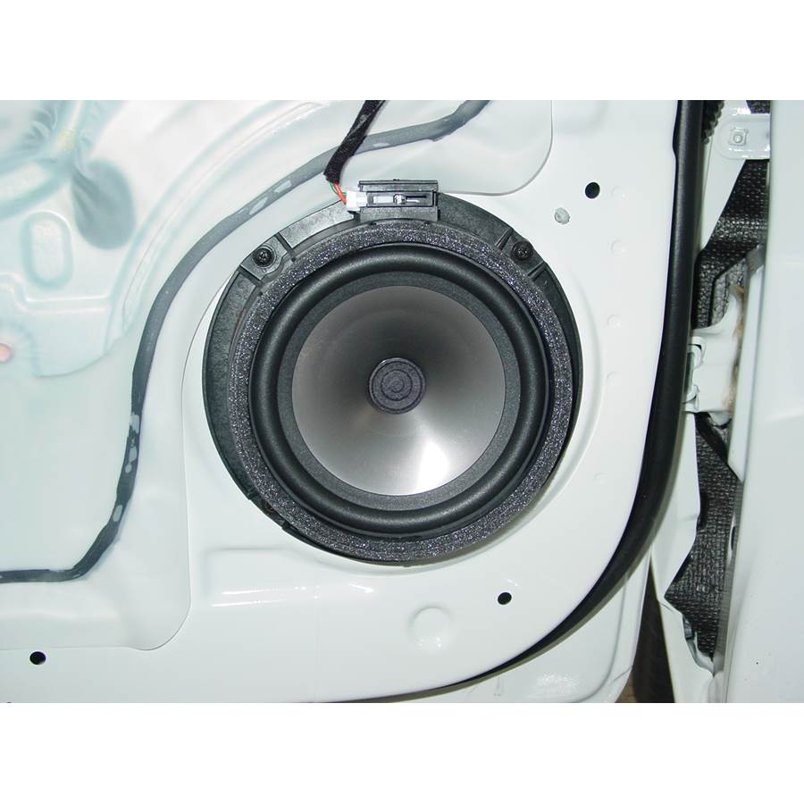 2007 Hyundai Entourage Front door speaker