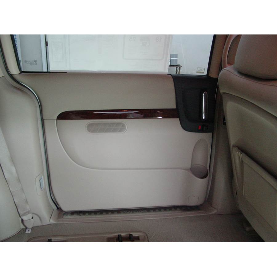 2008 Hyundai Entourage Rear door speaker location