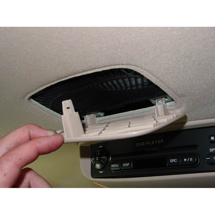 2007 Hyundai Entourage Rear roof speaker