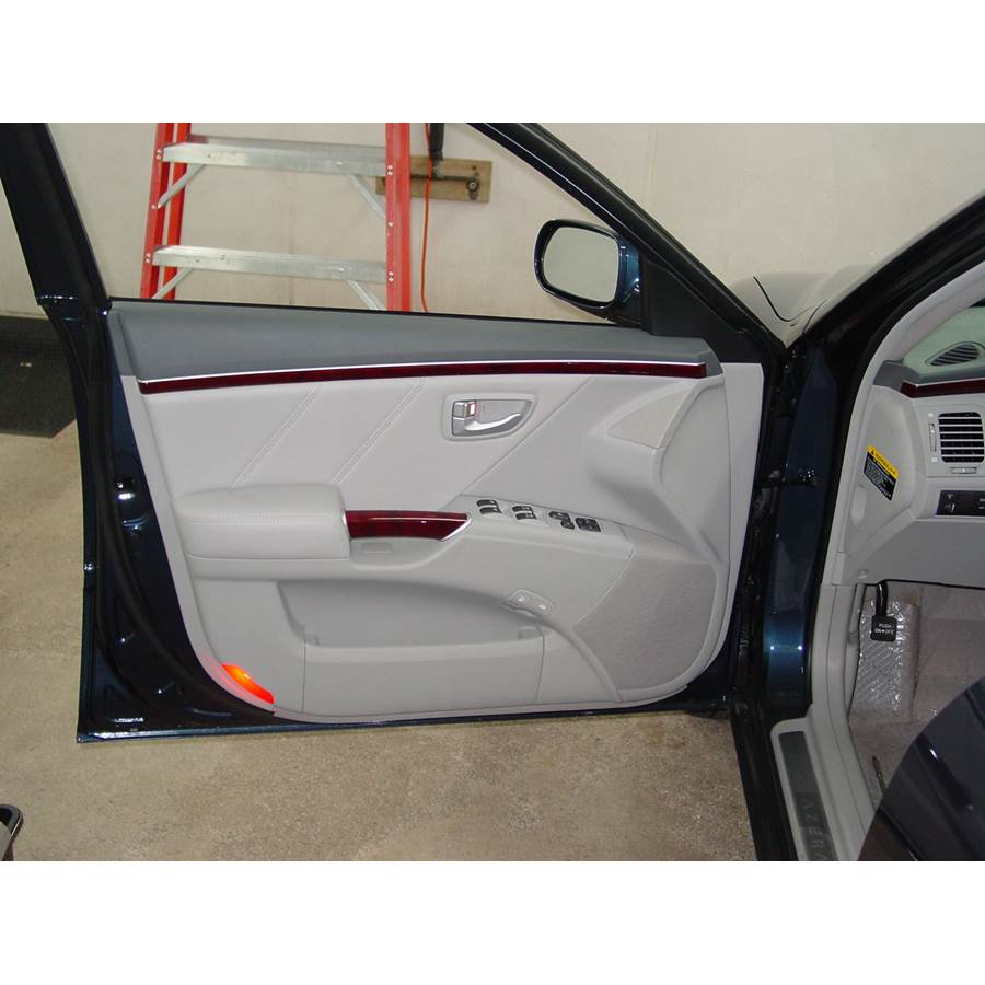 2009 Hyundai Azera Front door speaker location