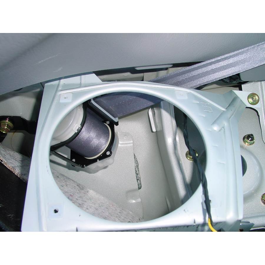 2001 Hyundai Elantra Side panel speaker removed