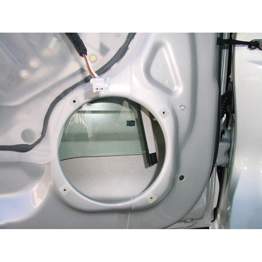 2002 Hyundai Elantra Front door woofer removed
