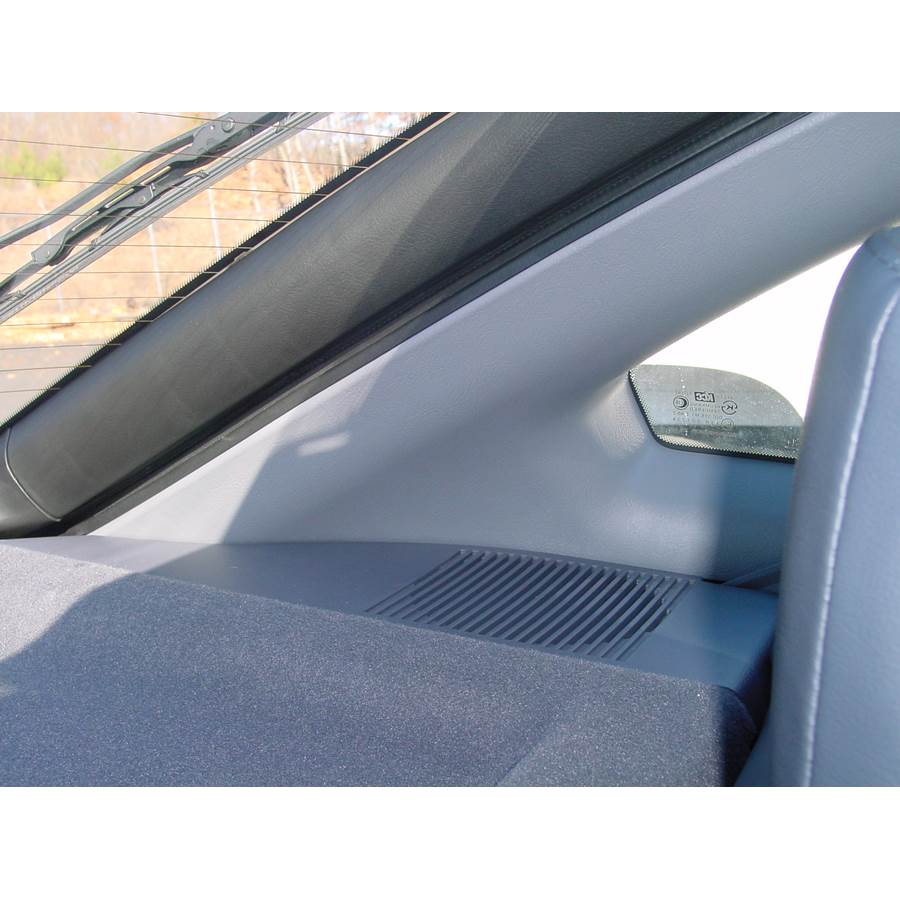 2003 Hyundai Elantra Side panel speaker location