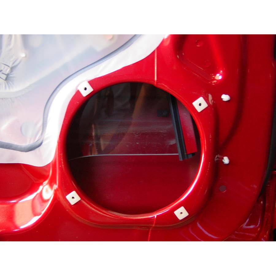 2005 Hyundai Elantra Front door woofer removed