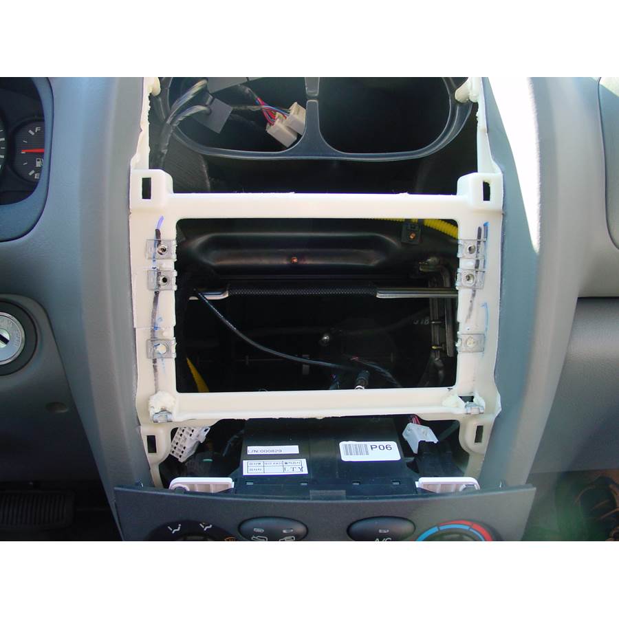 2005 Hyundai Santa Fe Factory radio removed