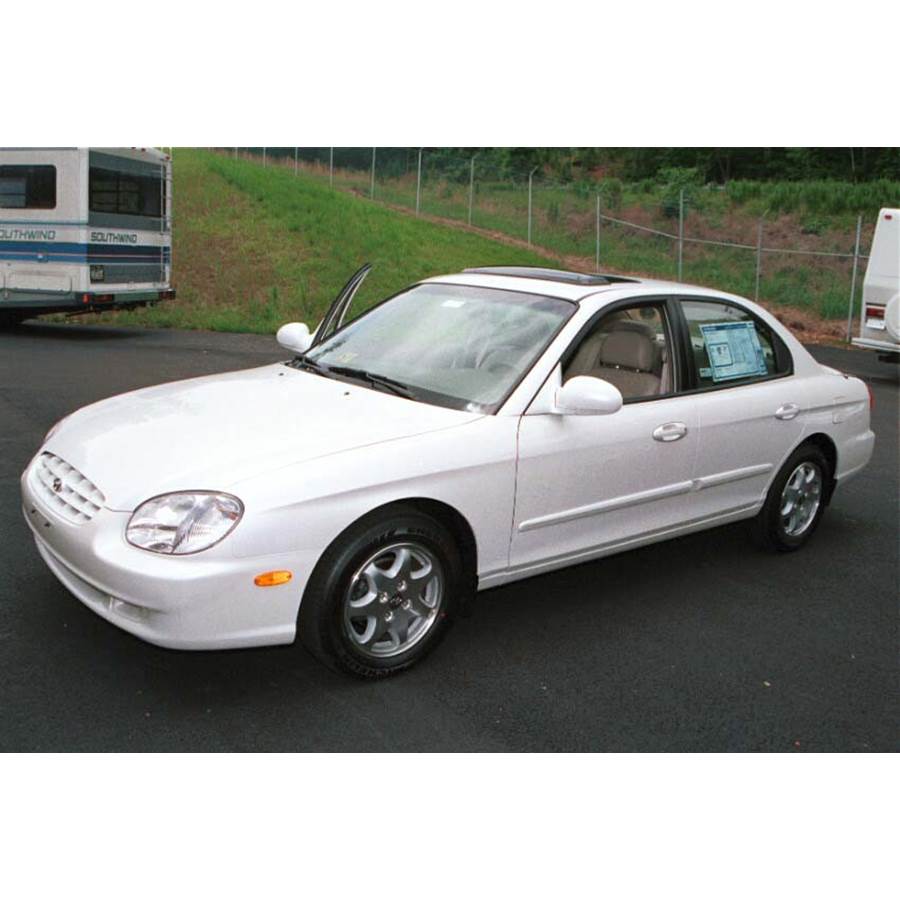 1999 Hyundai Sonata Exterior