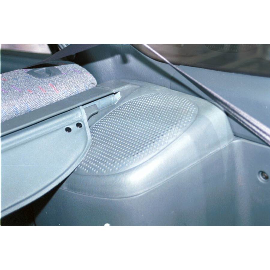 2000 Hyundai Elantra Rear wheel well speaker location