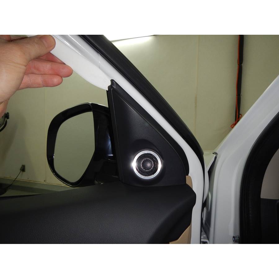 2016 Mitsubishi Outlander Front door tweeter location