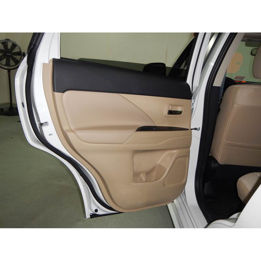 2016 Mitsubishi Outlander Rear door speaker location