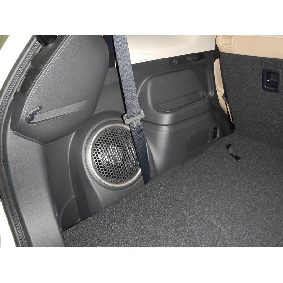 2014 Mitsubishi Outlander Far-rear side speaker location