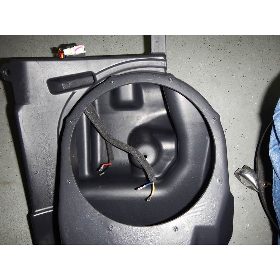 2015 Mitsubishi Outlander Far-rear side speaker removed