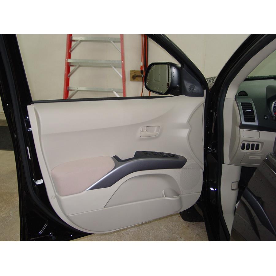 2010 Mitsubishi Outlander Front door speaker location