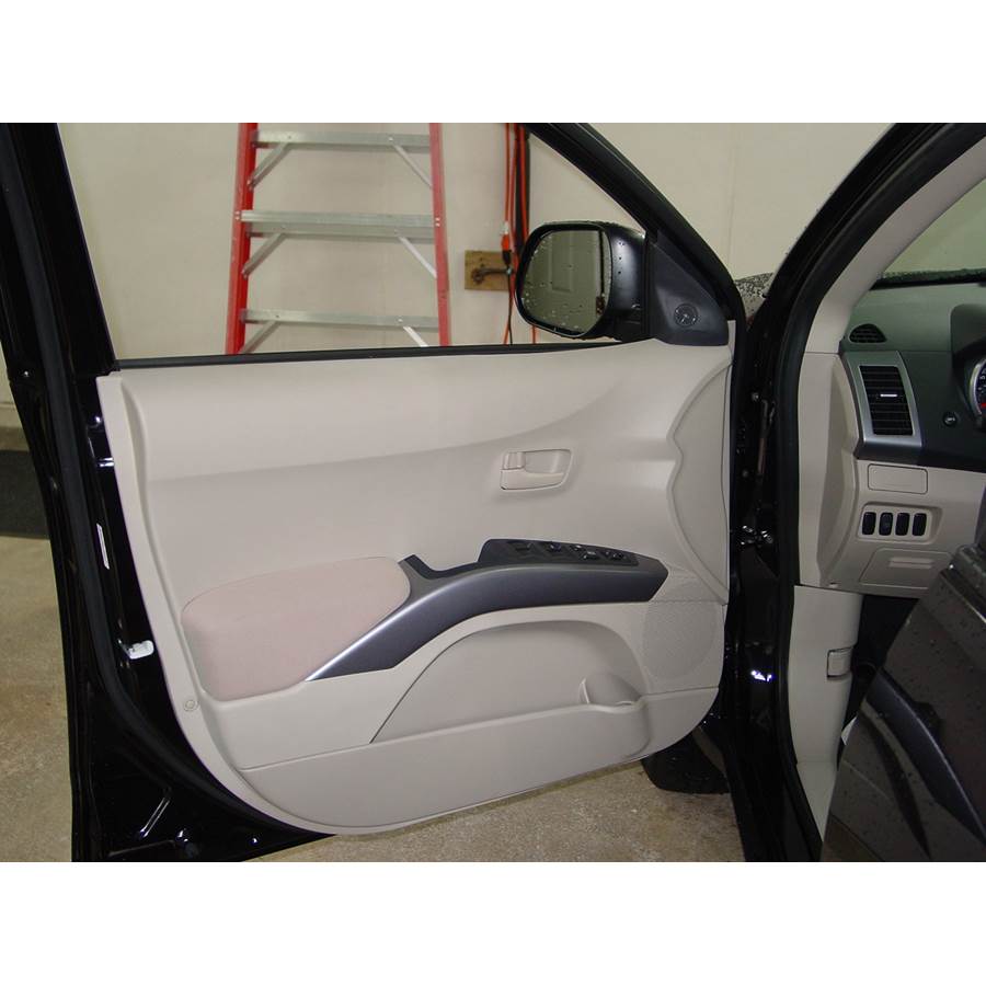 2012 Mitsubishi Outlander Front door speaker location
