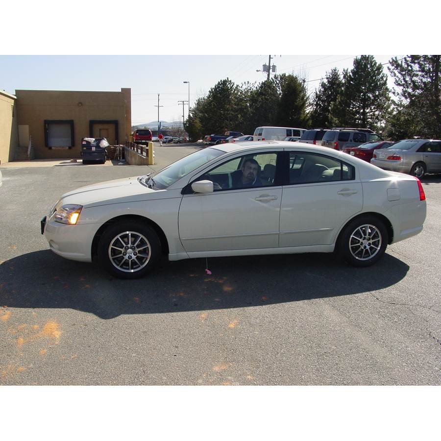 2004 Mitsubishi Galant Exterior