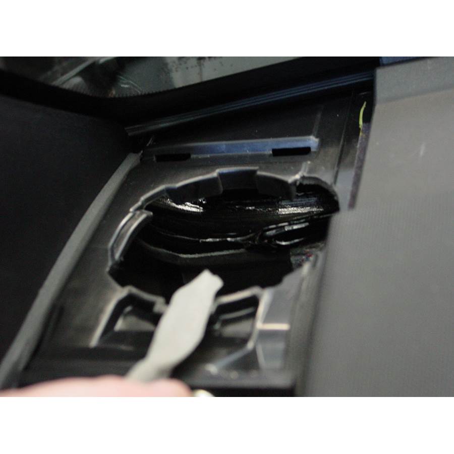 2006 Mitsubishi Galant Dash speaker removed
